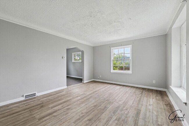 Building Photo - 18330/18332 Kelly Rd - Wise Man Investing LLC