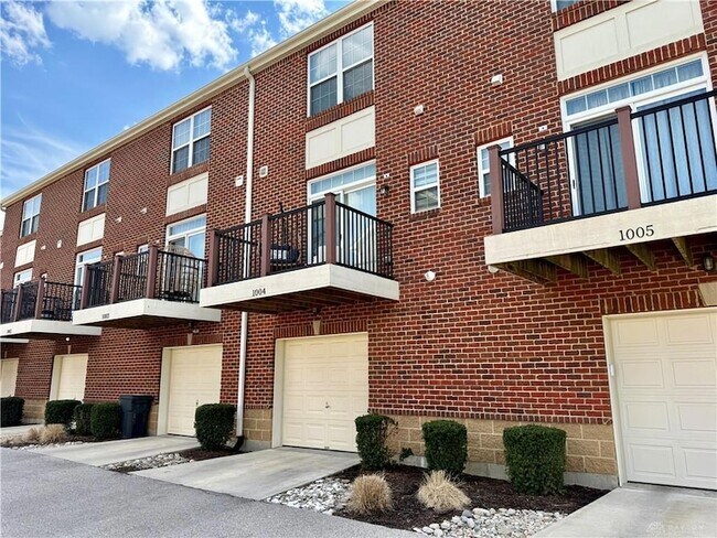 Building Photo - 1004 Parklake Row