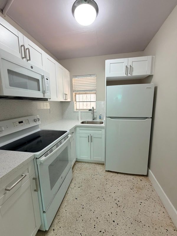 Building Photo - 1250 SW 4th St