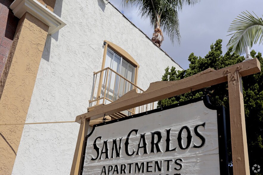 San Carlos Apartments 121 N La Reina Circle Anaheim CA 92801