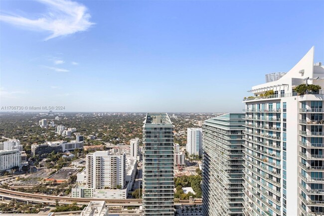 Building Photo - 1080 Brickell Ave