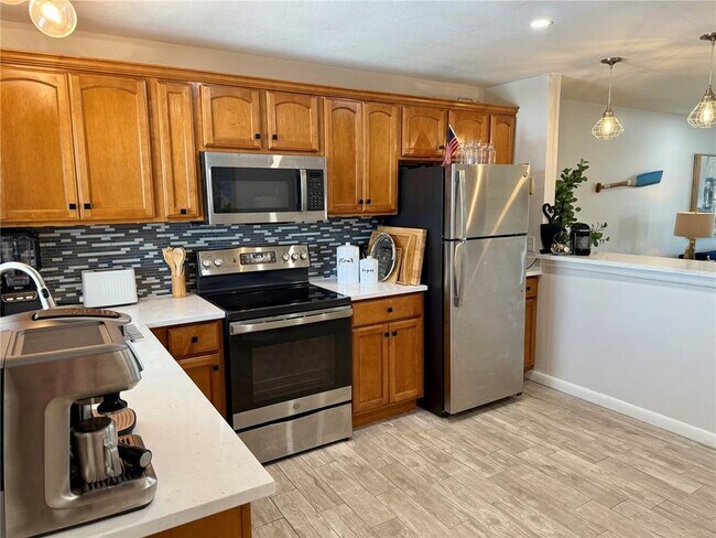 Building Photo - 7003 Sunset Way