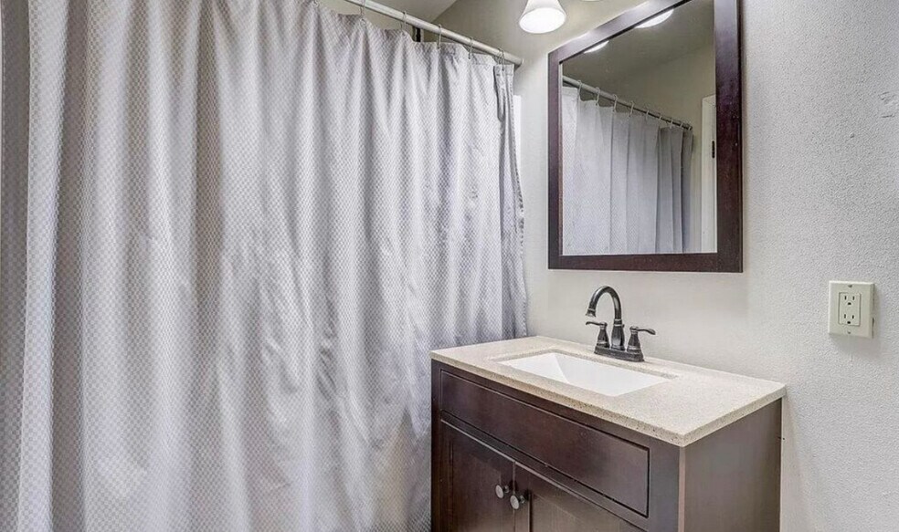 Building Photo - 2851 Holborn Cir
