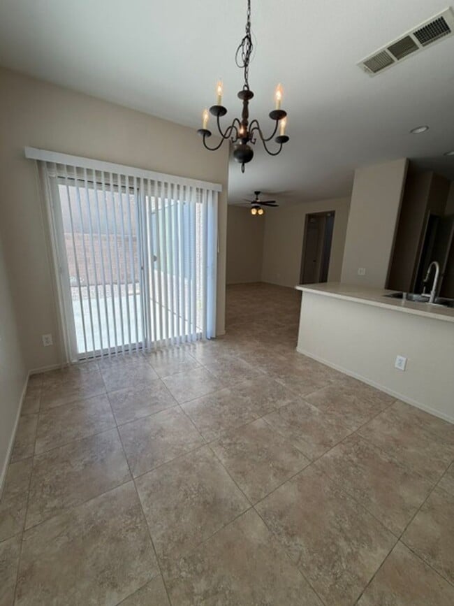 Building Photo - 2823 Dalsetter Dr