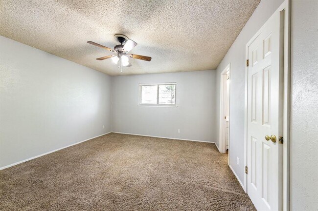 Building Photo - 1202 Wroxton Way