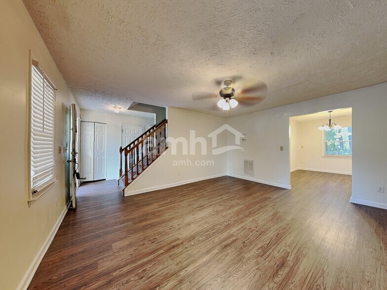 Building Photo - 5301 Wenesly Ct