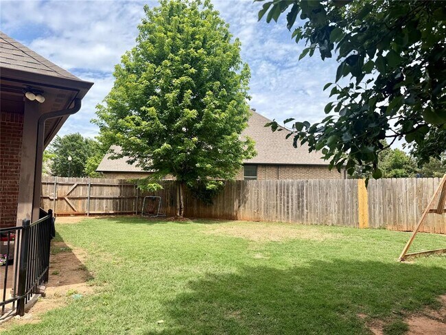 Building Photo - 1308 Glenmere Ct