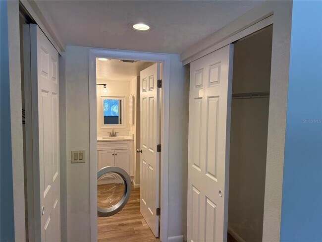 Building Photo - 5691 Ashton Lake Dr