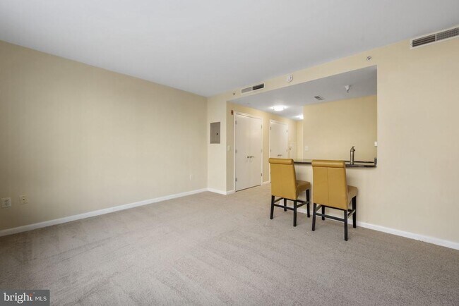 Building Photo - 355 I St SW