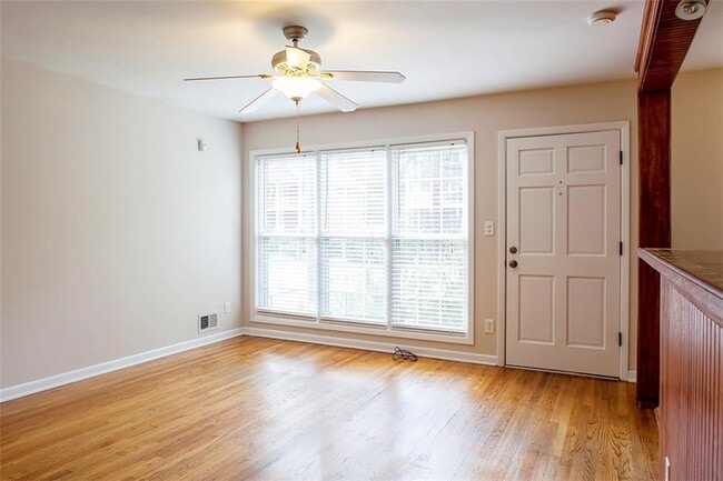 Building Photo - 1620 Flat Shoals Rd SE