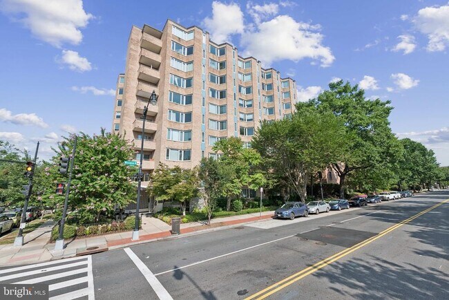 Building Photo - 2800 Wisconsin Ave NW