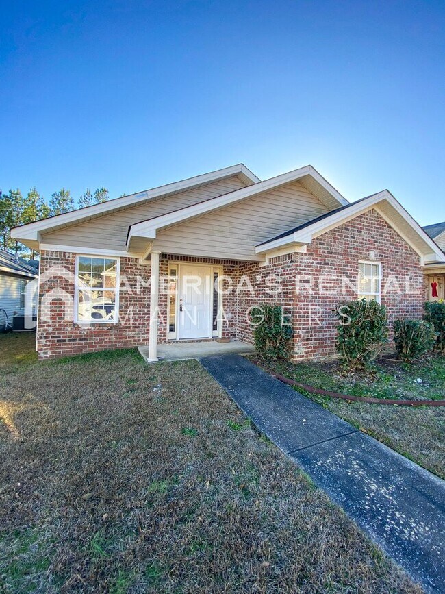 Building Photo - Home in Northport, AL. Sign a lease by 2/28/26 to receive HALF off the deposit!!! DEPOSIT PENDING!