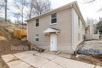 Building Photo - 860 Sullivan Dr