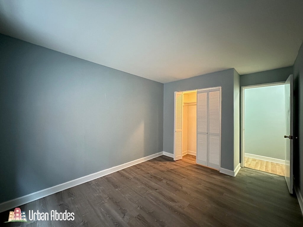 Building Photo - 672 W Sheridan Rd