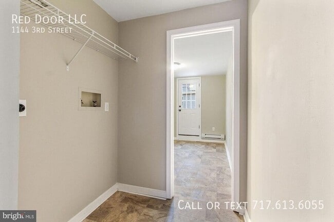 Building Photo - 1144 3rd St