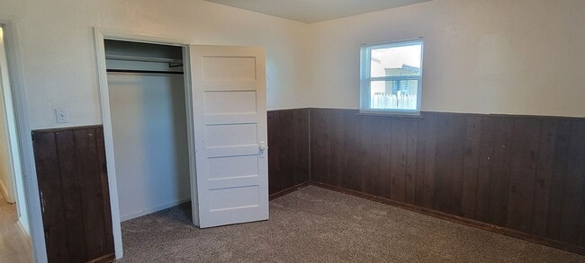 Building Photo - UPDATED HOME IN NORTH CLOVIS