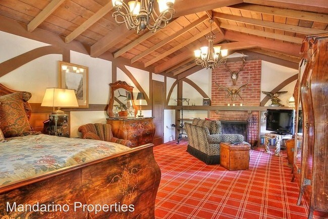 Building Photo - 4395 Via Esperanza