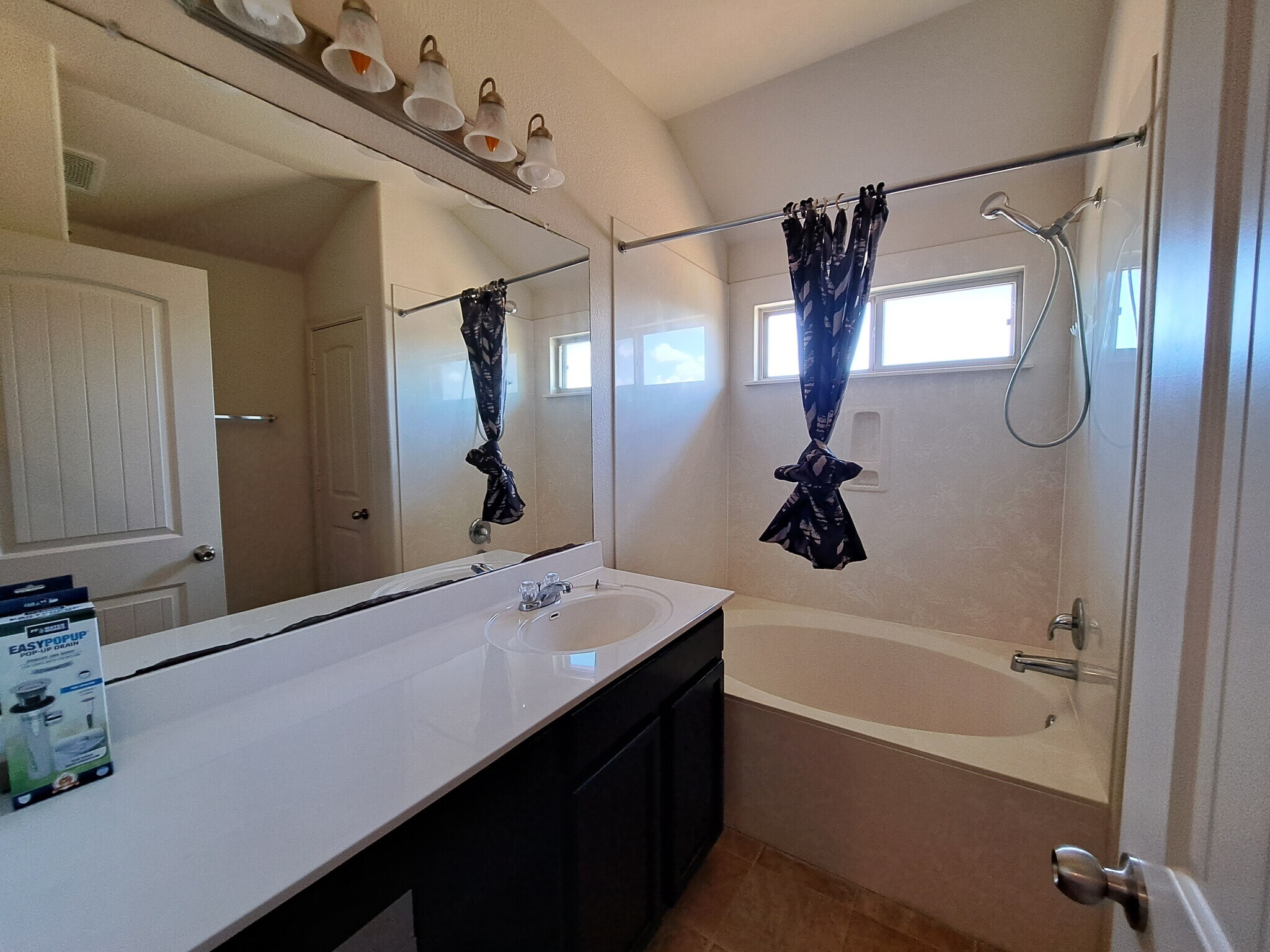 Building Photo - 1208 Hawkeye Point Rd