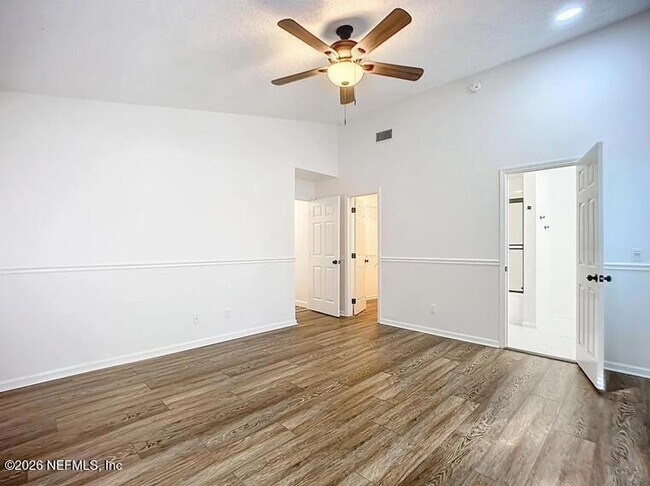 Building Photo - 13715 Richmond Park Dr N