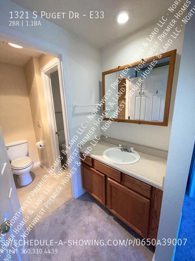 Building Photo - 1321 S Puget Dr