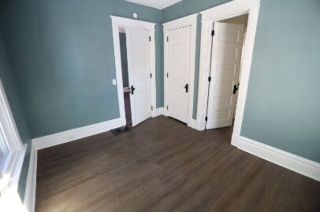 Building Photo - 1220 Wealthy St SE