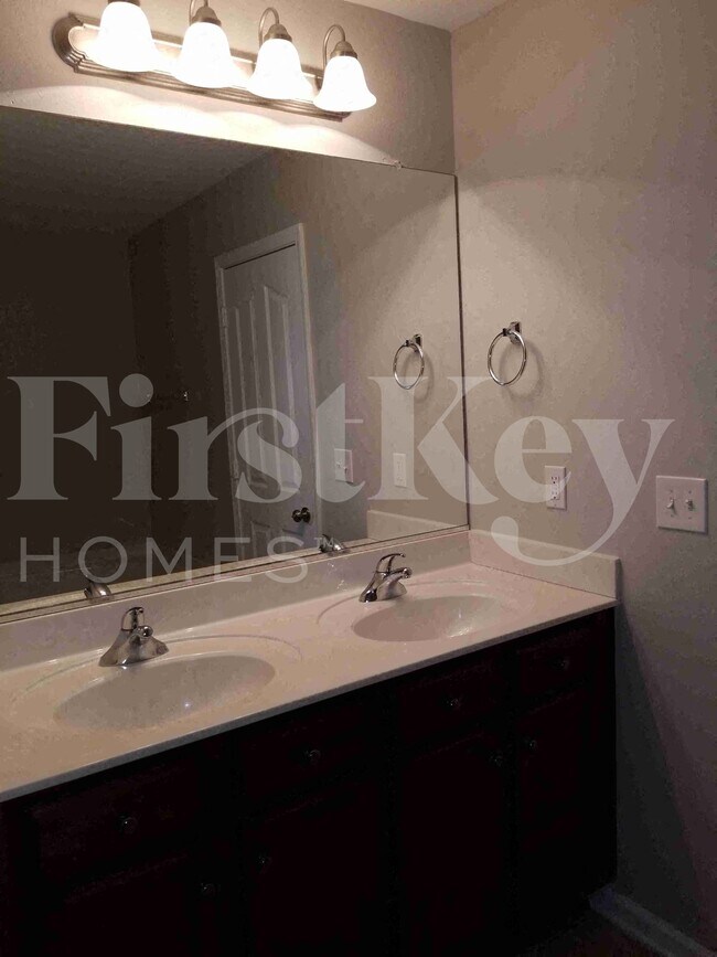 Building Photo - 1309 Waldridge Ct