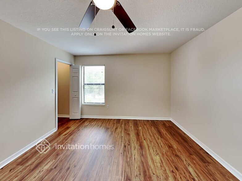 Building Photo - 212 Oaklanding Ln