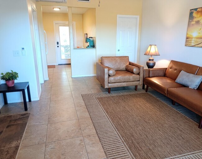 Building Photo - 1620-1624 York Dr