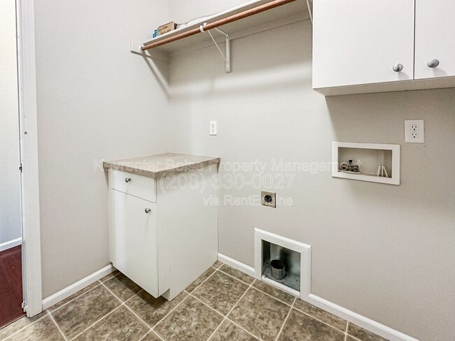 Building Photo - 9259 W Olivia St