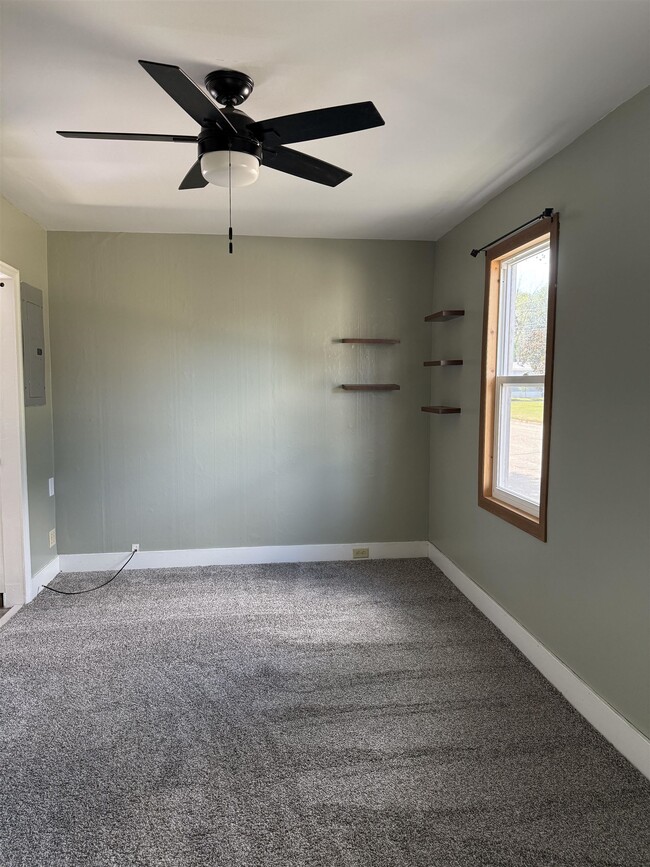 Building Photo - 1304 S 11th St