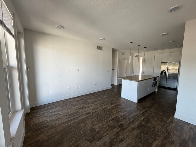 Building Photo - $2,695 / 1 BR - STYLISH & CONVENIENT HOME IN THE HEART OF FREMONT!