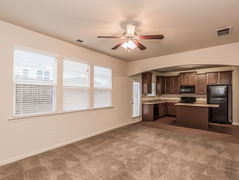 Building Photo - 98 High Point Way