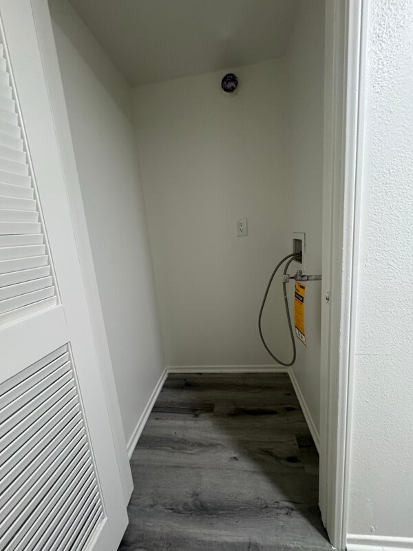 Building Photo - 13012 Riverside Dr