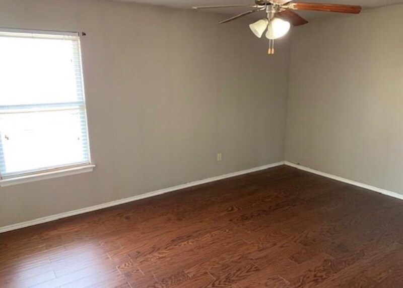 Building Photo - 611 W Shadow Ridge Way