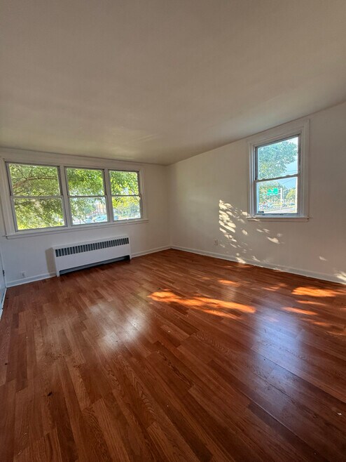 Building Photo - 6951 Roosevelt Blvd