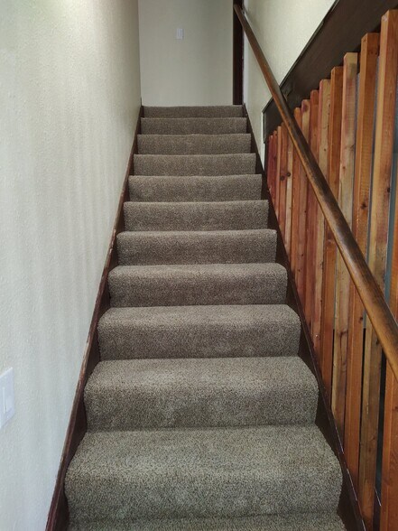 Building Photo - 5908 Parker Rd E