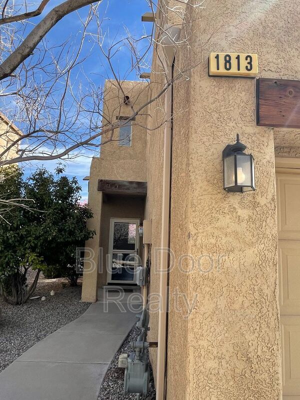 Building Photo - 1813 Cortina Loop SE