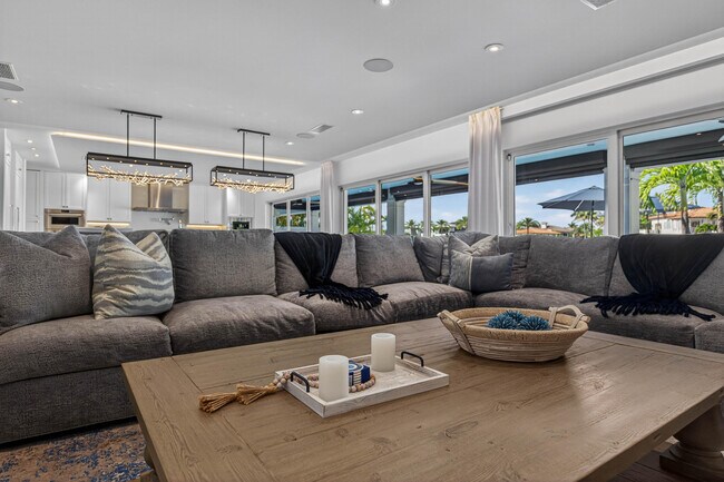 Building Photo - 3109 NE 42nd Ct