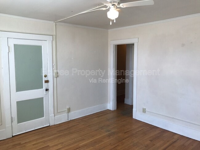 Building Photo - 711 2nd St