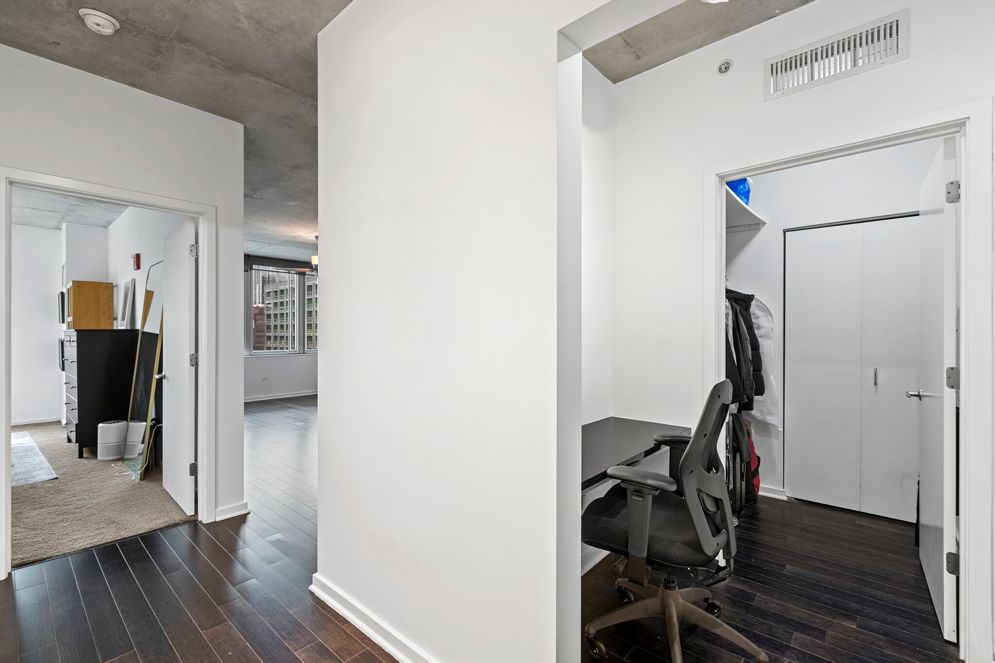 Building Photo - 659 W Randolph St