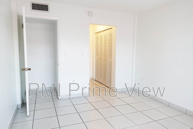 Building Photo - 495 NW 72nd Ave