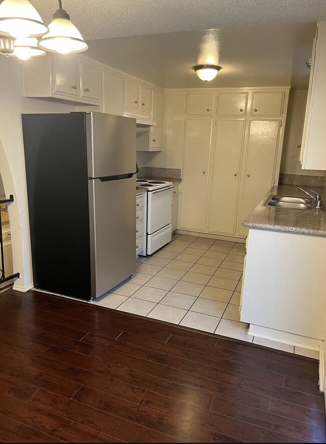 Building Photo - Villa Antigua