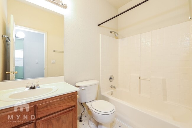 Building Photo - 5518 Spandrell Cir