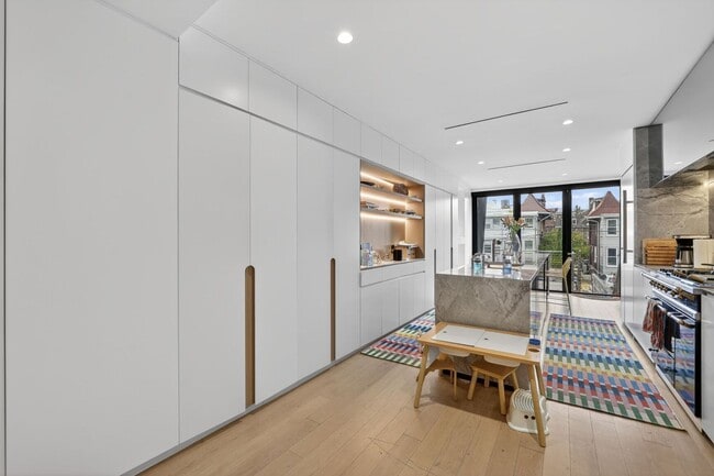 Building Photo - Renovated 3br/2ba Mt Pleasant Home w/Parking for Short Term Lease!