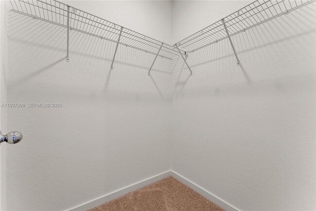 Building Photo - 433 NE 12th St