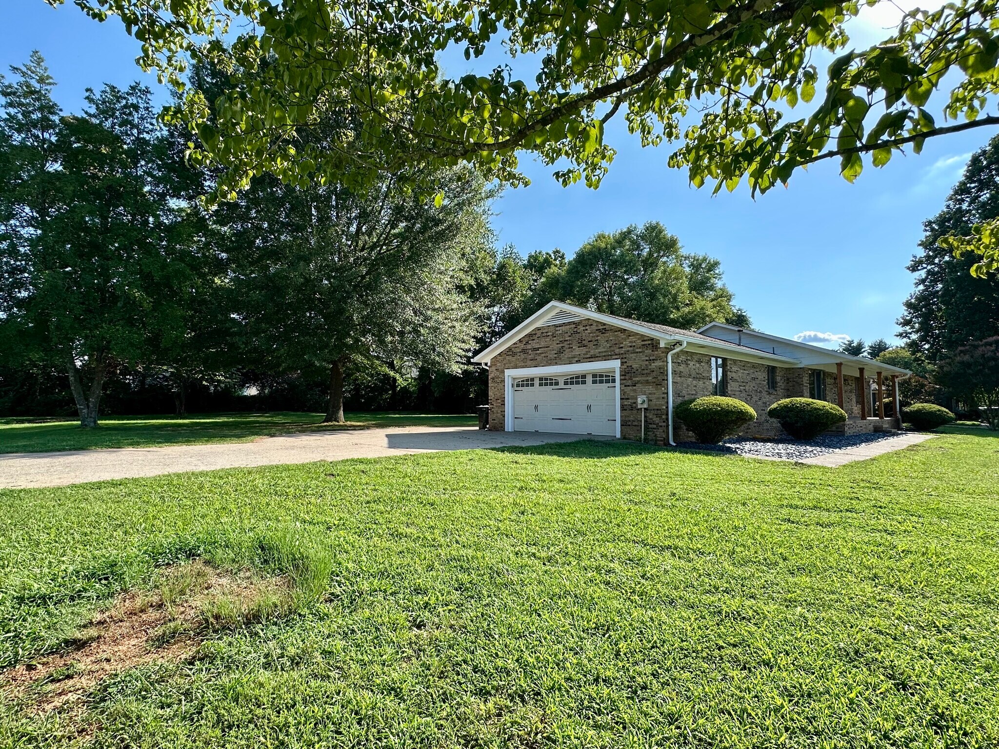 Building Photo - 2397 Braxton Bragg Dr