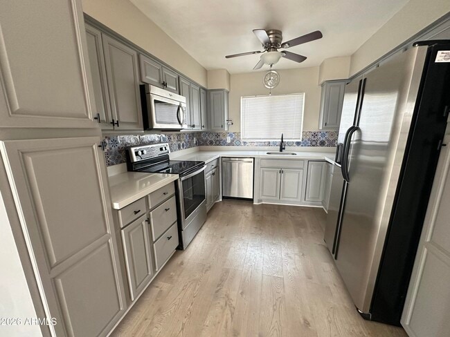 Building Photo - 3029 W Sierra St