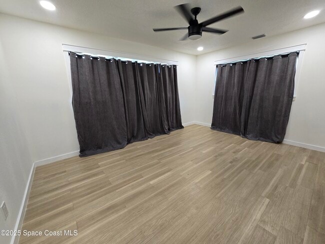 Building Photo - 2417 Colonial Dr