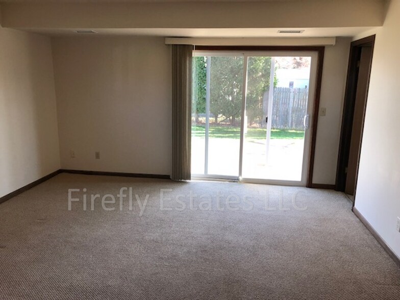 Building Photo - 603 Broadway Dr