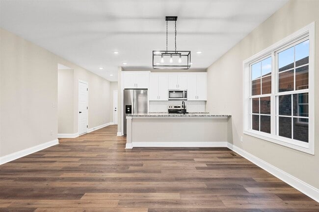 Building Photo - 716 Sheldrake Ln